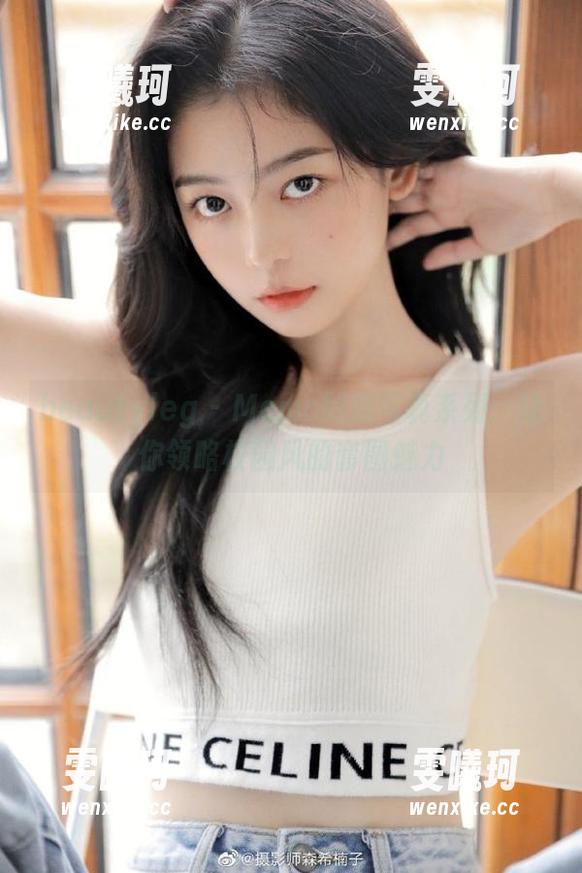 beautyleg-Momo beautyleg - Momo制服写真系列:让你领略校园风的套图魅力