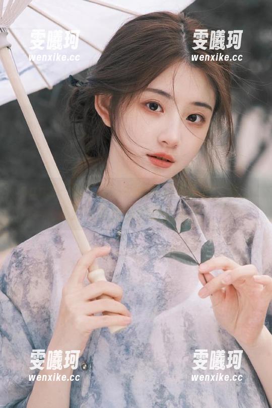 pans-兰心 pans - 深度揭秘兰心红裙作品集更新,绝对不容错过的视觉享受!