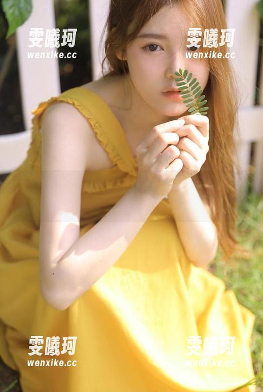 pans-安妮 pans - 精选“安妮眼镜”写真合集,捕捉她的优雅与个性魅力