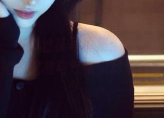 pans – 小鱼丝袜写真集：高清图片展示她的优雅与气质，尽情欣赏