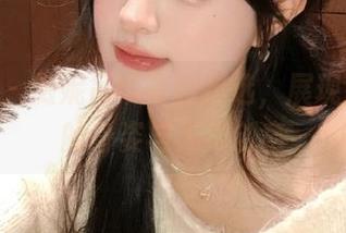 pans – 薇妮吊带写真精选，展现她迷人的身姿与无限创意