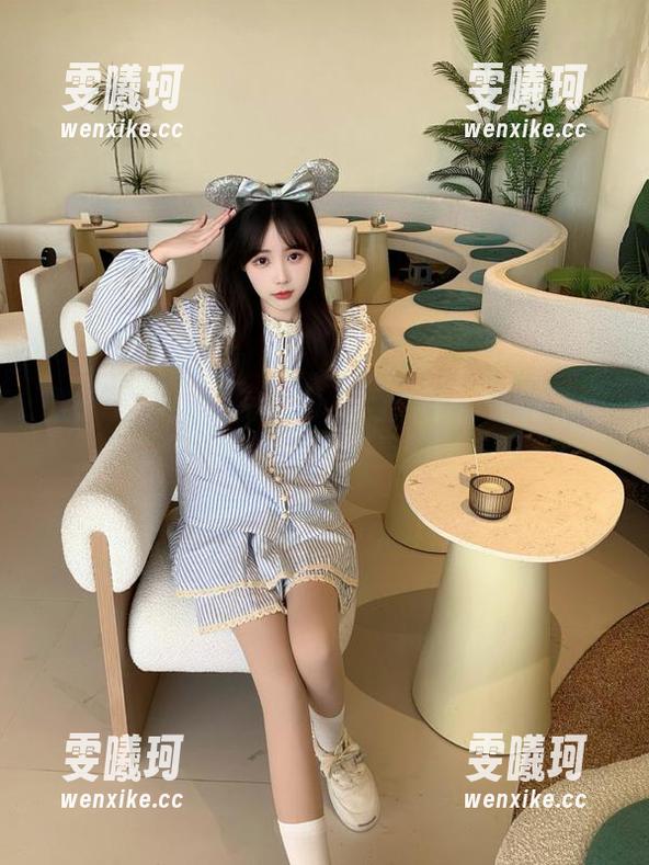 不爱笑的赛琳 微密圈 - 办公室不再无趣:不爱笑的赛琳的高清写真为你带来灵感与欢笑!