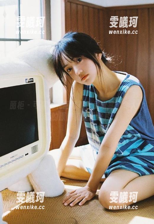 丽柜-可馨 丽柜 - 可馨的礼服写真作品欣赏:令人心动的原图和美丽照片