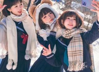 丽柜 – 最新写真发布：子晴身穿水手服，尽显独特个性与青春活力