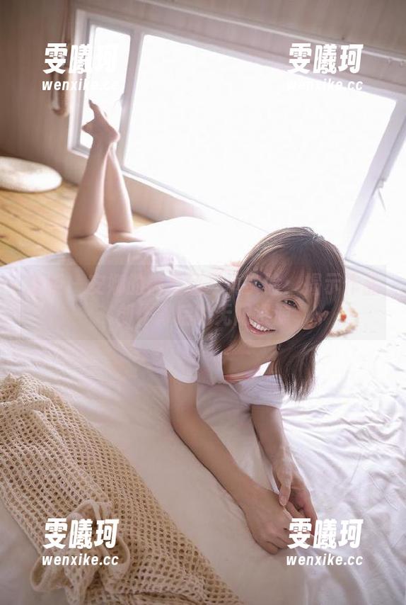 丽柜-安娜 丽柜 - 安娜的裤里丝写真实验:揭示作品创作背后的无限资源