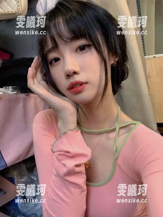 丽柜-清宛 丽柜 - 清宛的天台之旅:探索那些引人入胜的原图作品