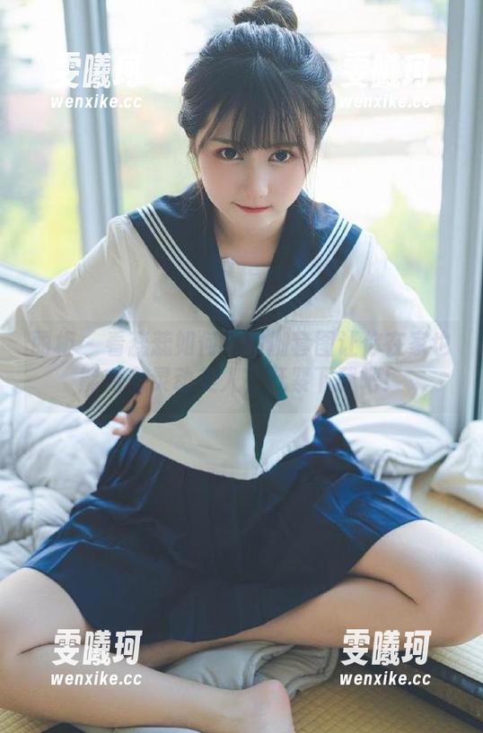 丽柜-蕊蕊 丽柜 - 看蕊蕊如何用瑜伽套图让你在家也能变身灵动美人,赶紧下载吧!