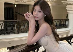 丽柜 – 进入阳阳的教室：完整写真集与原图带你领略独特风采