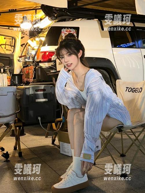 于芷晴 微密圈 - 于芷晴最新写真更新,金灿灿的内衣让你沉醉,绝对不容错过的精彩图片!