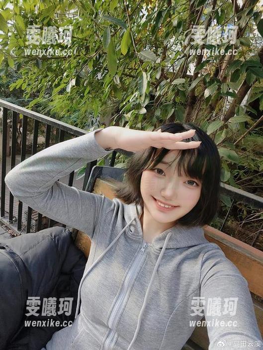 云溪溪 追梦高清写真:云溪溪与萝斯莉莉斯·六翼炽天使的唯美时刻