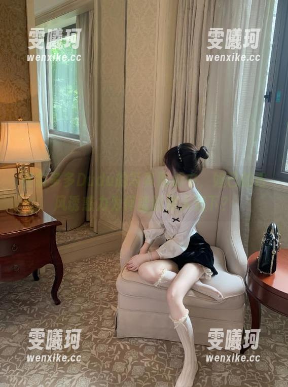 在余多多Dudu的写真图册中，妲己的古风诱惑力为何能够催人泪下？