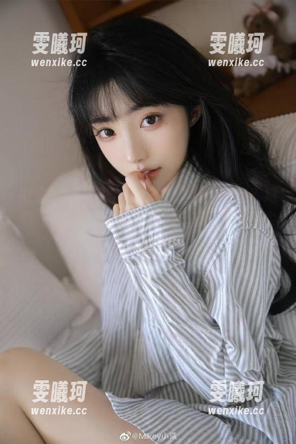 保守的二舅妈 微密圈 - “保守的二舅妈”狼狈不堪?她的“库里油亮丝”作品集分享,揭示真实与幻想的交融!