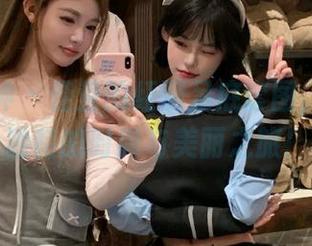 克拉女神 – 佳莹的红润足底套图，分享她独特的时尚与美丽之旅！