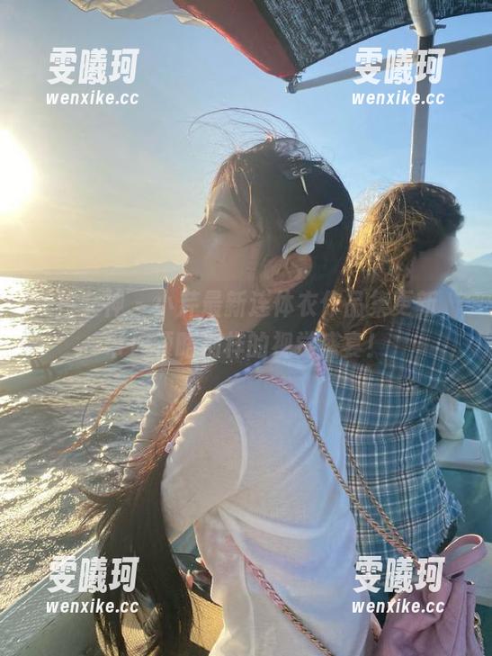克拉女神-小芹 克拉女神 - 小芹最新连体衣作品集更新,带你领略别样的视觉盛宴!