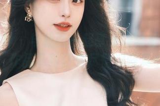 克拉女神 – 与杨暖一起享受棉袜写真之美，作品下载让你尽情沉醉其中
