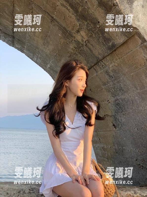 克拉女神-汤怡 克拉女神 - 汤怡学姐写真集:精选精彩瞬间,让你感受她的青春与活力
