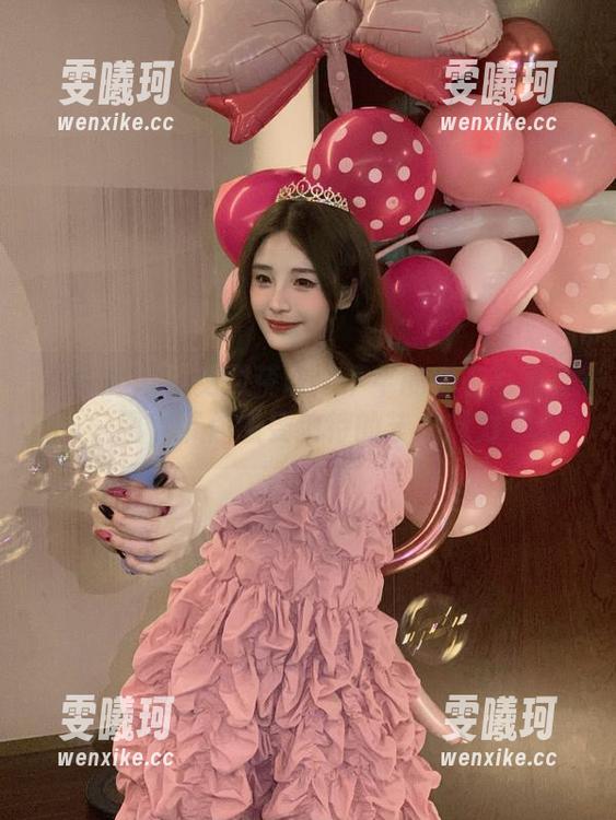克拉女神-芊芊 克拉女神 - 免费获取:芊芊的睡衣写真原图,带你感受独特的艺术魅力