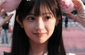 克拉女神 – 用高清壁纸感受芝月牛仔裤的魅力，每一张都让你重燃对时尚的热爱与追求！