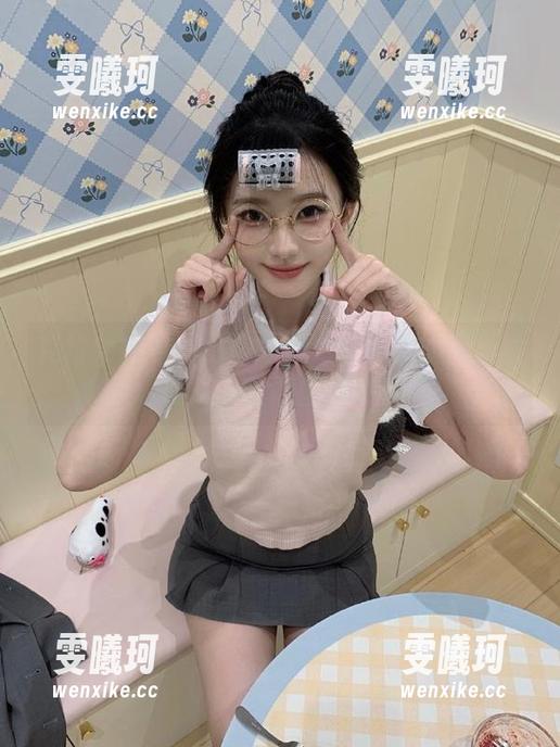 克拉女神-静宜 克拉女神 - 释放你的魅力:静宜的裤里丝写真美图背后的故事
