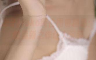 掌握凉凉子rioko纯白图包精选：写真界的清新之作让人沉醉