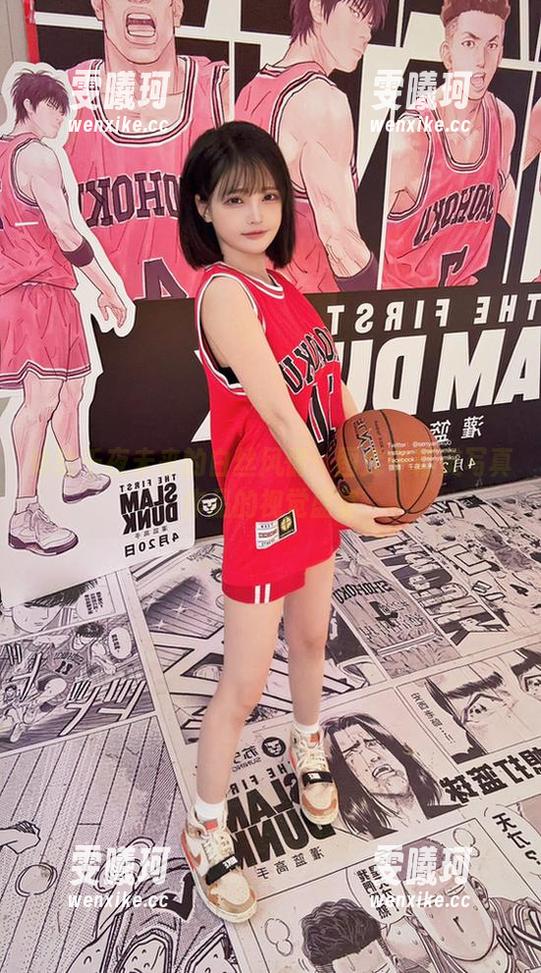 千夜未来 体验千夜未来的白丝风情:图库中精美写真作品的视觉盛宴