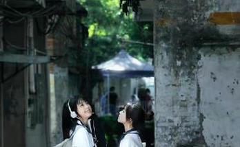喵糖映画全套图集重磅登场：绿民俗JK展现别样的青春气息