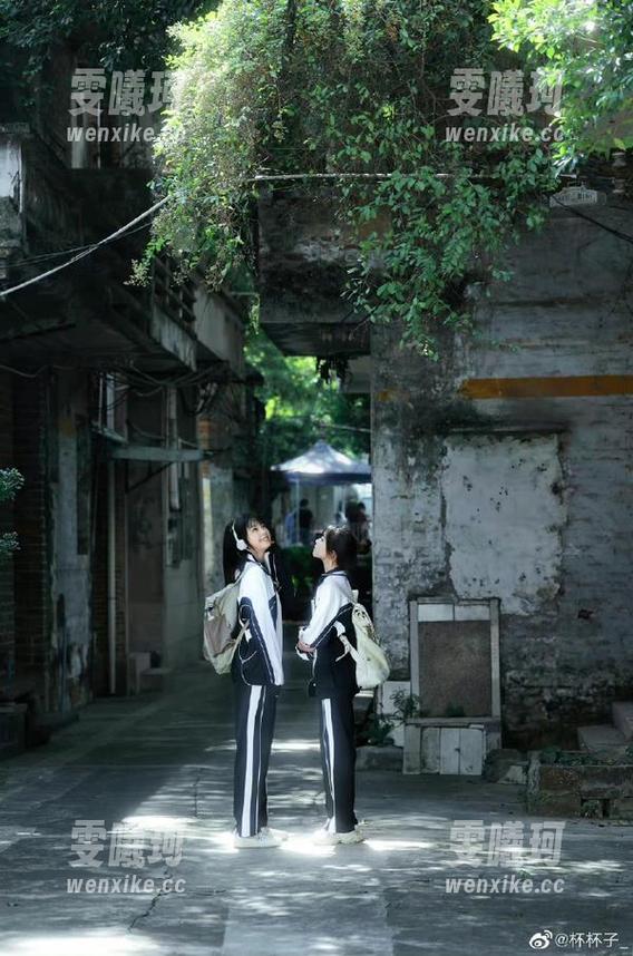 喵糖映画 喵糖映画全套图集重磅登场:绿民俗JK展现别样的青春气息