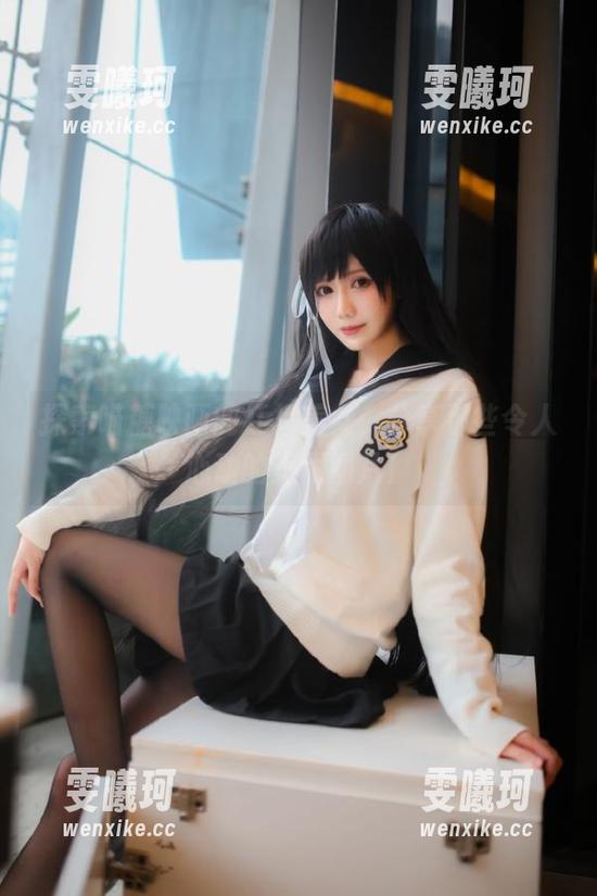 喵糖映画 探索喵糖映画的红裙美女,分享那些令人心动的美丽图片!