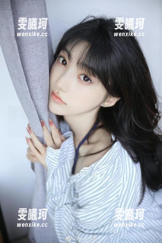 嗲囡囡-模特YOYO 嗲囡囡 - 模特YOYO套装写真作品最新更新,精彩图片记录她的每一瞬
