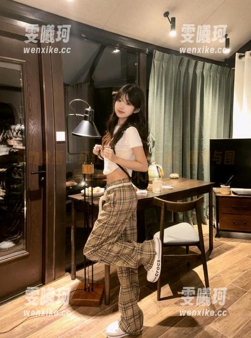 壹吻映画-红红 壹吻映画 - 红红礼服写真之旅:原图与图册带你领略不同风情