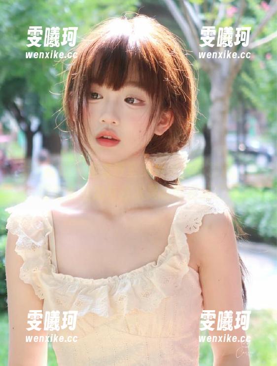 大生模拍-柔柔 大生模拍 - 柔柔教室美丝足作品精选,展现青春活力与艺术灵魂的完美交融