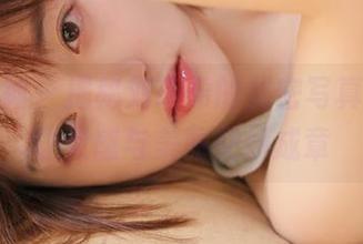 头条女神 – 揭秘刘瑾希的秘密写真合集，让灵感与美丽交织成章