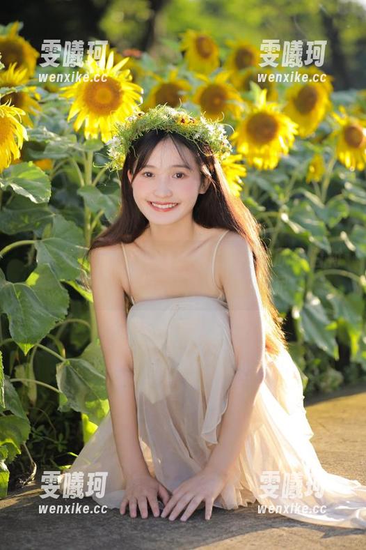 头条女神-张蓝欣 头条女神 - 原图分享:探索张蓝欣与白衬衫的完美结合,时尚感十足