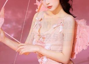 在旗袍年里，奈汐酱Nice的独特写真图集记录了经典与美丽