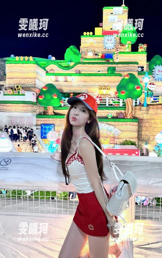 奶雯 微密圈 - 奶雯裤里丝写真中的时尚密码,精选图片等你一探究竟