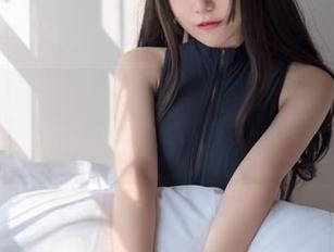 宅夏yoko独家分享：水手服黑丝风格的cos图包，尽显青春活力和优雅