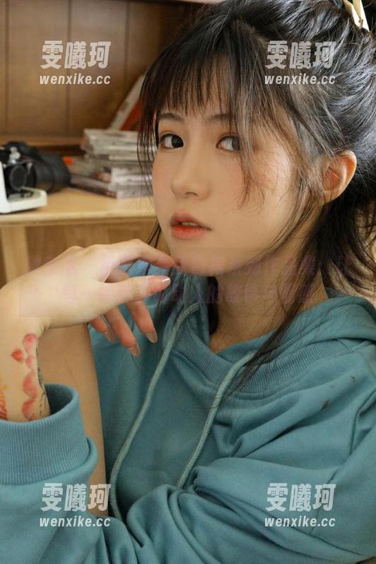 宋昱欣 微密圈 - 精选宋昱欣白裙系列作品集:让每一帧都诉说动人的故事与情感