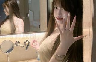微密圈 – 在线欣赏小仙女ELaine学妹最新的写真原图，快来浪漫一把吧！
