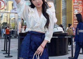 免费探索小女巫露娜的粉紫兔兔世界，写真资源尽在掌握