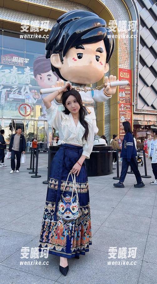 小女巫露娜 免费探索小女巫露娜的粉紫兔兔世界,写真资源尽在掌握