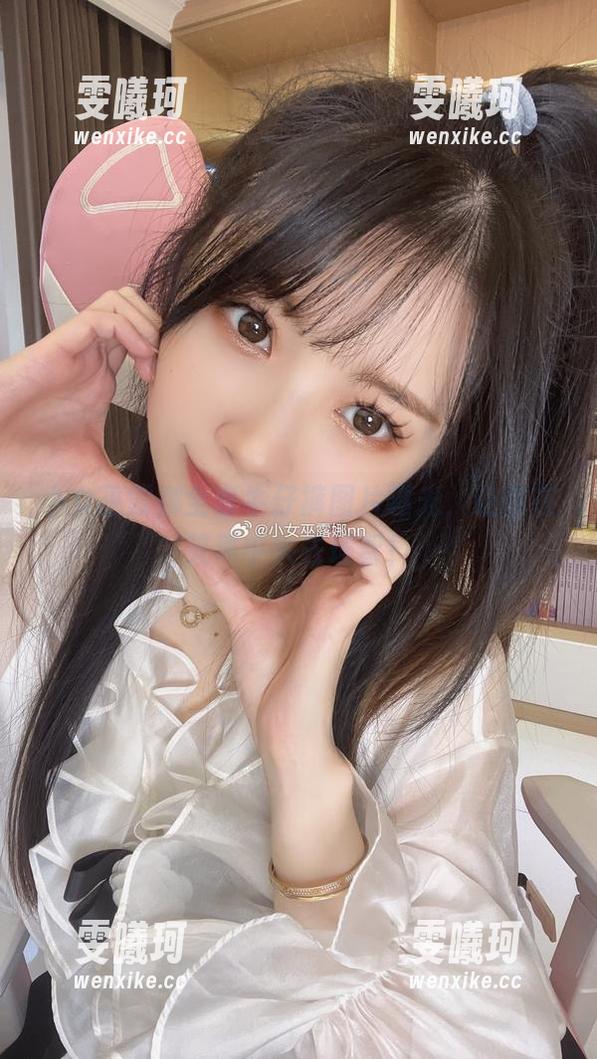小女巫露娜 小女巫露娜全套牛仔裤图片曝光,让你在笑声中失去理智!
