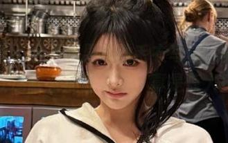 微密圈 – 小玉吃果冻的毛衣写真，竟让一众追随者疯狂点赞，真是惊人！