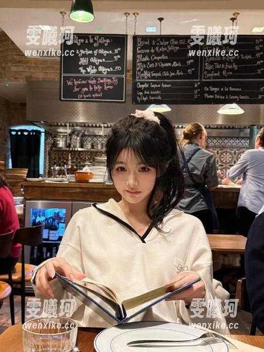 小玉吃果冻 微密圈 - 小玉吃果冻的毛衣写真,竟让一众追随者疯狂点赞,真是惊人!