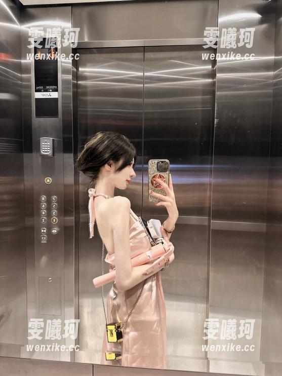 超赞美图集！小瑶幺幺的白丝写真让你大开眼界