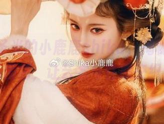 坚持无圣光的小鹿鹿shika，揭秘她的秘书图包，让艺术与性感交织！