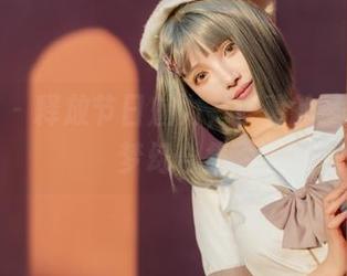 尤果网 – 释放节日魅力，佟蔓的圣诞写真梦幻合集
