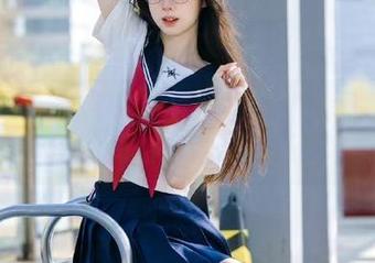 尤果网 – 含含棉袜写真图库：分享她的梦幻时刻与穿搭灵感