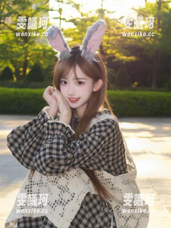 尤果网 - 诗朵雅的海边写真图册，你能想象这“水”有多深吗？