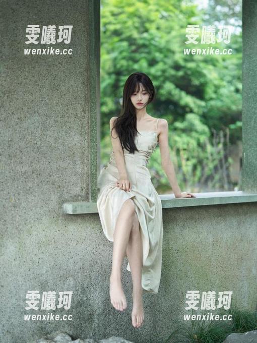 尤果网-谭晓彤 尤果网 - 轻松一夏!谭晓彤的“死库水”写真,免费下载尽享魅力