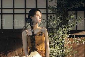 尤果网 – 在透明世界中遨游：谭睿琪的独特写真图片展示